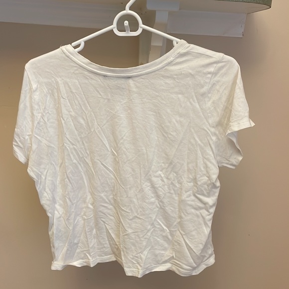 🎉B2GO free🎉 White Cropped Tshirt - Picture 3 of 3